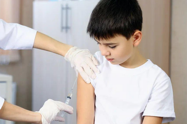 6周岁的孩子没打白破疫苗能入小学吗？