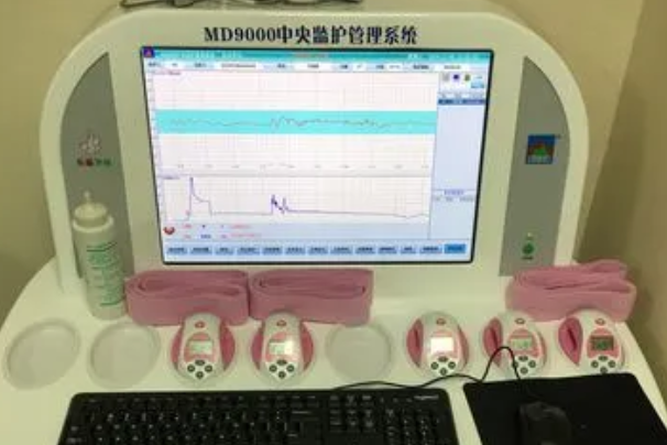 胎心监护仪屏幕上的三个数据分别代表的是什么？