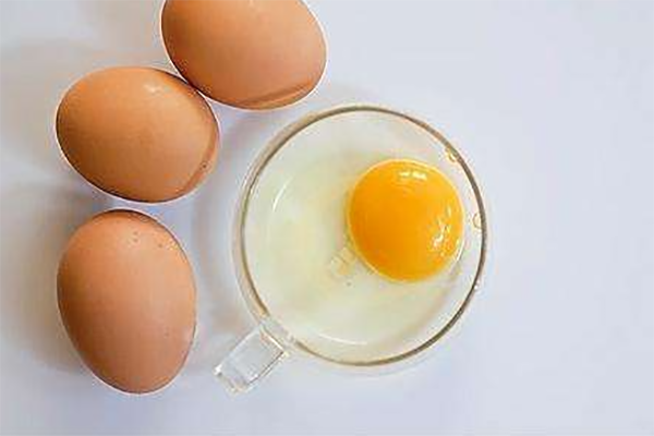 幼儿吃鸡蛋过敏皮肤会出现什么样的症状，有实拍图片吗?