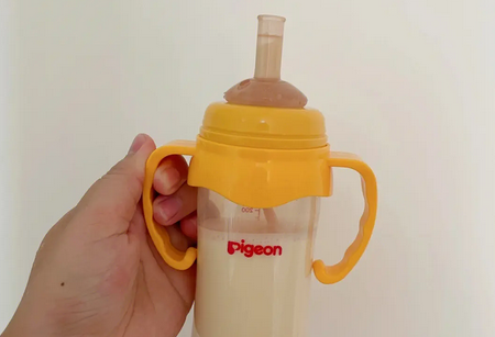 详述重力球奶瓶跟直吸的区别，家里有大月龄宝宝的必看